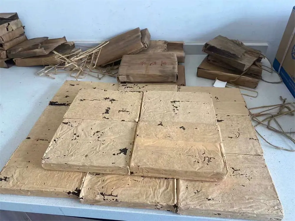 漳州回收中茶普洱茶2004年生茶熟茶